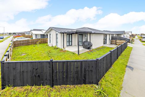 Photo of property in 51 Tawhiti Road, Pukekohe, 2120