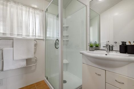 Photo of property in 27 Valley View Road, Glenfield, Auckland, 0629