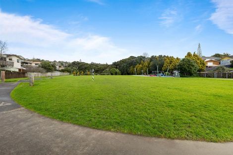 Photo of property in 2/120 Lynn Road, Bayview, Auckland, 0629