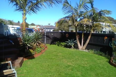 Photo of property in 7a Taihiki Road, Clarks Beach, 2122