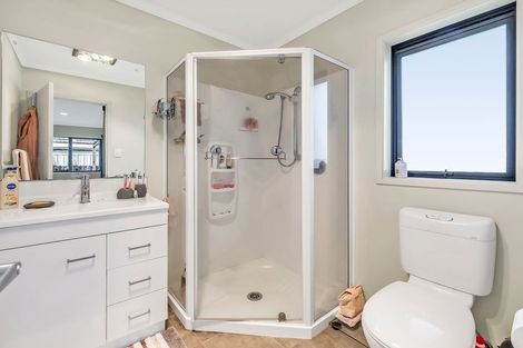 Photo of property in 66 Shillingford Boulevard, Rolleston, 7615