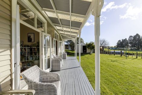 Photo of property in 1 Kahikatea Street, Inglewood, 4330