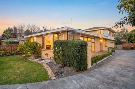 Photo of property in 31 Montclare Avenue, Ilam, Christchurch, 8041