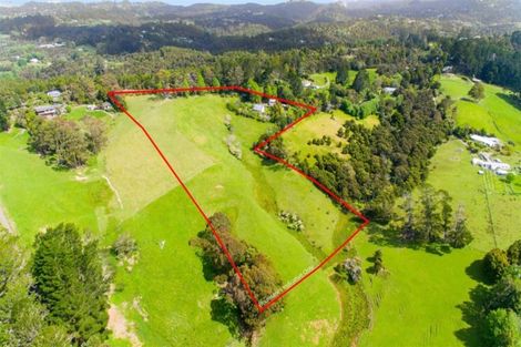 Photo of property in 209 Forest Road, Waiatarua, Auckland, 0612