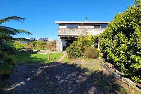 Photo of property in 2007 South Road, Pitone, New Plymouth, 4374