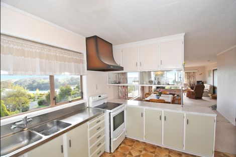 Photo of property in 18 Harbour View Road, Leigh, 0985