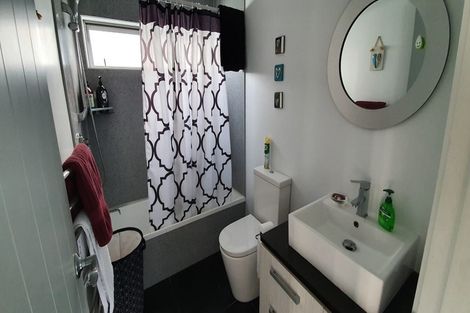 Photo of property in 964 Whangaparaoa Road, Manly, Whangaparaoa, 0930