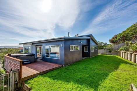 Photo of property in 7 Aoraki Rise, Aotea, Porirua, 5024