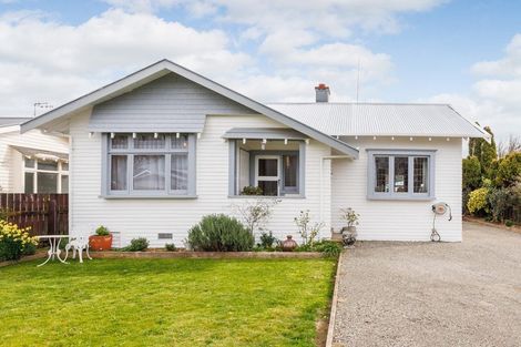 Photo of property in 25 Argyle Avenue, Takaro, Palmerston North, 4410