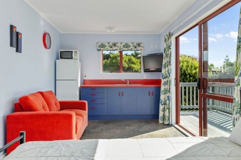 Photo of property in 47 Pinedale Crescent, Riversdale Beach, Masterton, 5872