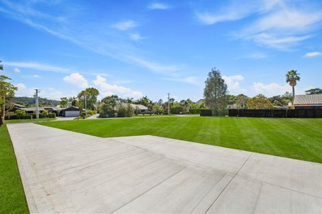 Photo of property in 11 Oscar Road, Greenhithe, Auckland, 0632