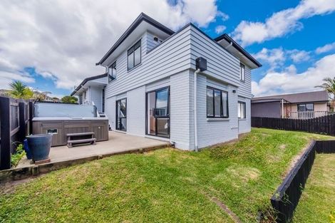 Photo of property in 11 Carnelian Court, Westgate, Auckland, 0614