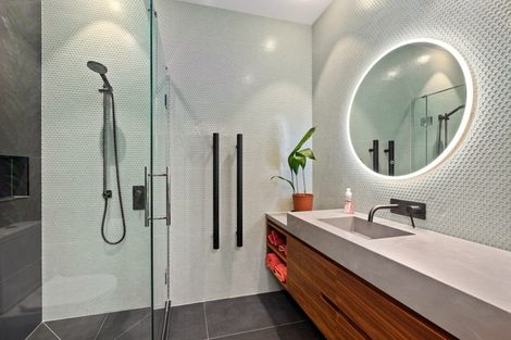 Photo of property in 5 Diamond Lane, Wanaka, 9305