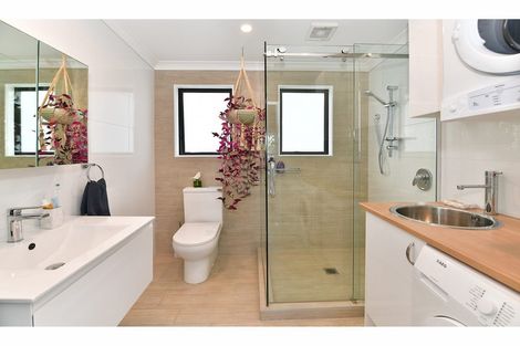 Photo of property in 6 Brian Crescent, Stanmore Bay, Whangaparaoa, 0932