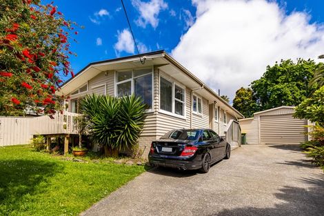 Photo of property in 21 South Lynn Road, Titirangi, Auckland, 0604
