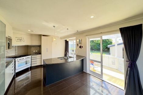 Photo of property in 11 Saint Albans Avenue, Hokowhitu, Palmerston North, 4410