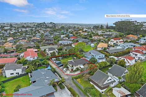 Photo of property in 1/2c Sunnynook Road, Sunnynook, Auckland, 0620