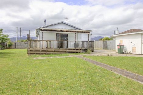 Photo of property in 15 Winchester Street, Levin, 5510