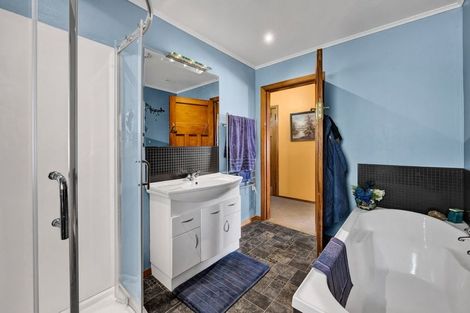 Photo of property in 70 Collins Street, Hawera, 4610