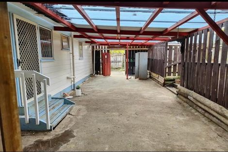 Photo of property in 15 Bundena Place, Clendon Park, Auckland, 2103