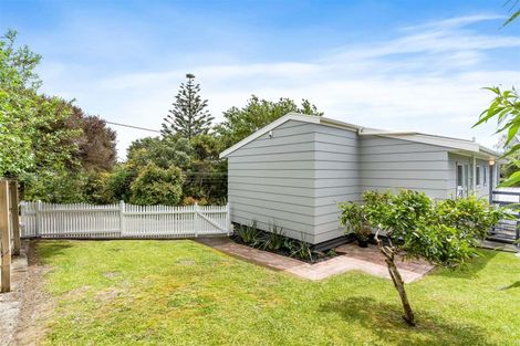 Photo of property in 2/23 Tawa Road, Te Atatu Peninsula, Auckland, 0610