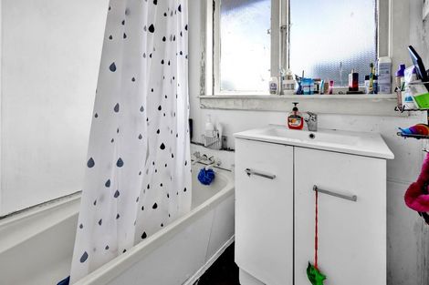 Photo of property in 18 Puriri Street, Hawera, 4610