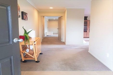 Photo of property in 19 Saltwood Street, Red Beach, 0932