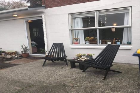 Photo of property in 2/70 Beresford Street, Bayswater, Auckland, 0622