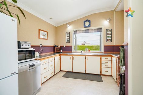 Photo of property in 22 Buckingham Street, Tokanui, 9884