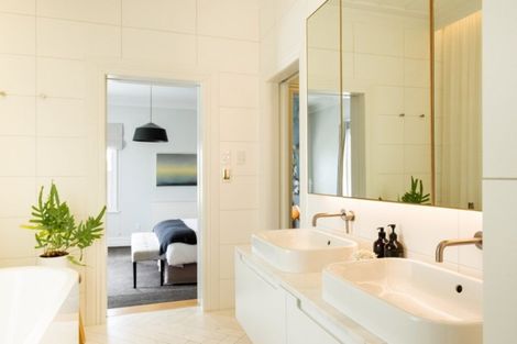 Photo of property in 337 Te Mata Road, Havelock North, 4294