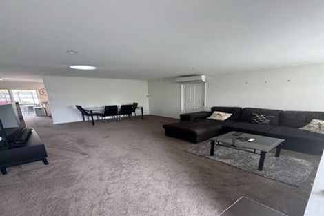 Photo of property in 11 Dunbarton Drive, Ranui, Auckland, 0612