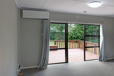 Photo of property in 5 Nyton Place, Bryndwr, Christchurch, 8053