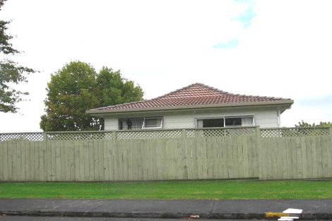 Photo of property in 3 Stallard Place, Glen Eden, Auckland, 0602