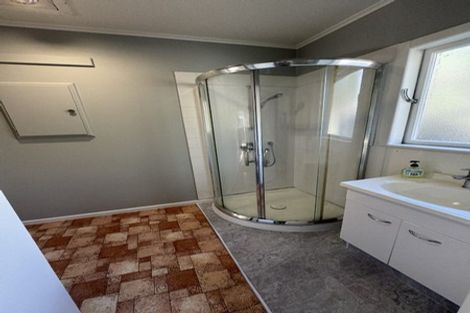 Photo of property in 613 Swanson Road, Swanson, Auckland, 0612