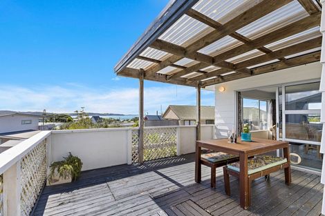 Photo of property in 9 Kauri Crescent, Snells Beach, 0920