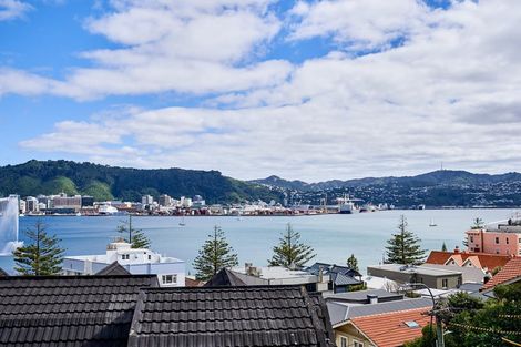 Photo of property in 2b Wilkinson Street, Oriental Bay, Wellington, 6011