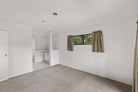 Photo of property in 10 Gleaming Place, Waiuku, 2123