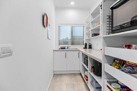 Photo of property in 19 Kotare Drive, Waiwhakaiho, New Plymouth, 4312