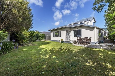 Photo of property in 18 Oxford Street, Tawa, Wellington, 5028