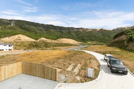 Photo of property in 6 Pihipihi Way, Crofton Downs, Wellington, 6035