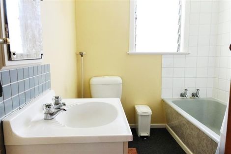 Photo of property in 23 Titirangi Road, New Lynn, Auckland, 0600