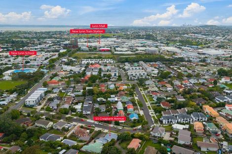 Photo of property in 11 Craigbank Avenue, New Lynn, Auckland, 0600