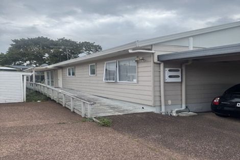 Photo of property in 16 Taupo Street, Green Bay, Auckland, 0604