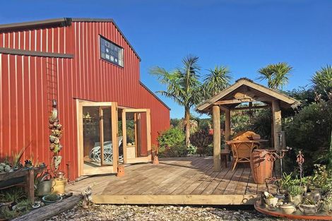Photo of property in 76 Top Town Place, Coromandel, 3506