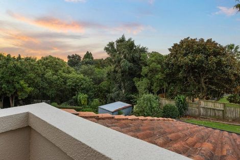 Photo of property in 68 Marina View Drive, West Harbour, Auckland, 0618