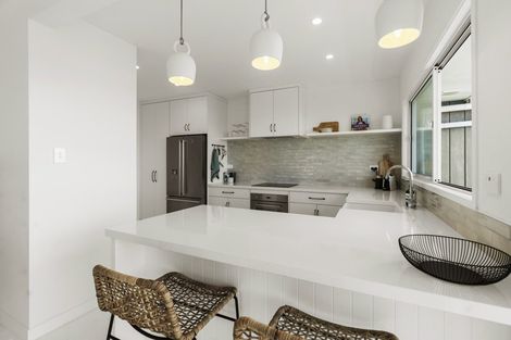 Photo of property in 4/64 Seacliffe Avenue, Belmont, Auckland, 0622