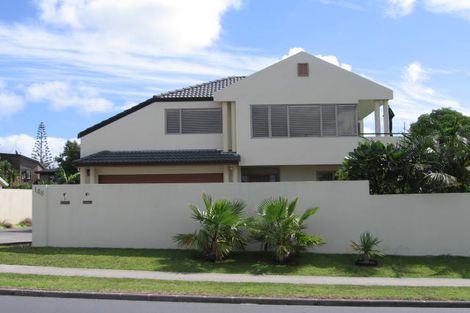 Photo of property in 1/148 Beach Road, Campbells Bay, Auckland, 0630