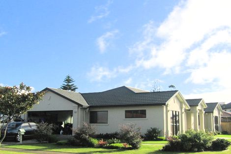 Photo of property in 12 Sunburst Court, Paraparaumu Beach, Paraparaumu, 5032
