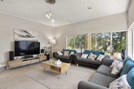 Photo of property in 20 Tenbless Court, Unsworth Heights, Auckland, 0632