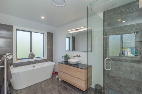 Photo of property in 63 Ohau Gravels Way, Ohau, Levin, 5570